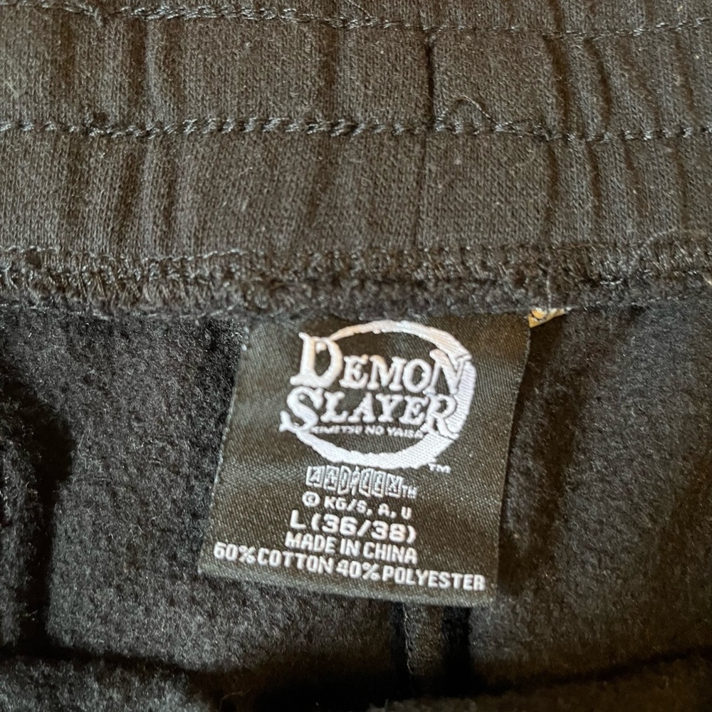 Demon Slayer Men's L Black Tanjiro Kamano Mask Sweatpant Shorts